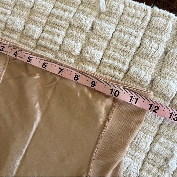 Naomi & Nicole Shapewear Shorts Size 2X - Picture 7 of 9